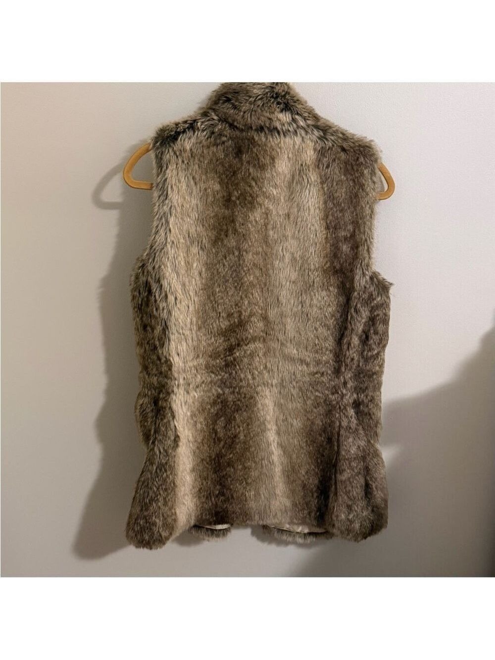 Banana Republic Faux Fur Vest - Picture 4 of 13